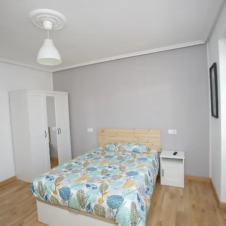 Piso De 4 A Un Paso Del Centro De Apartment
