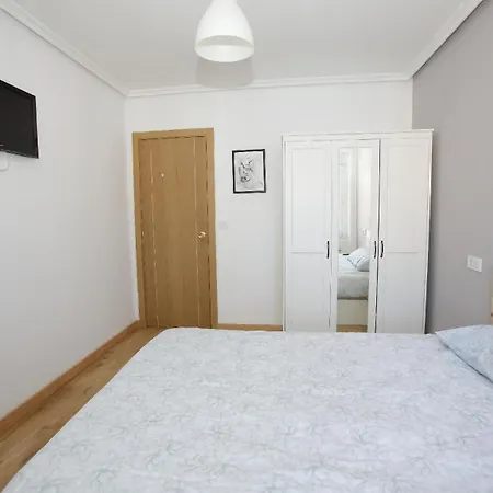 Piso De 4 A Un Paso Del Centro De Oviedo